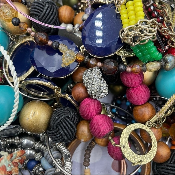 Vintage To Modern Jewelry & Small Accessories Lot Wear Craft Repair Repurpose - Picture 3 of 13